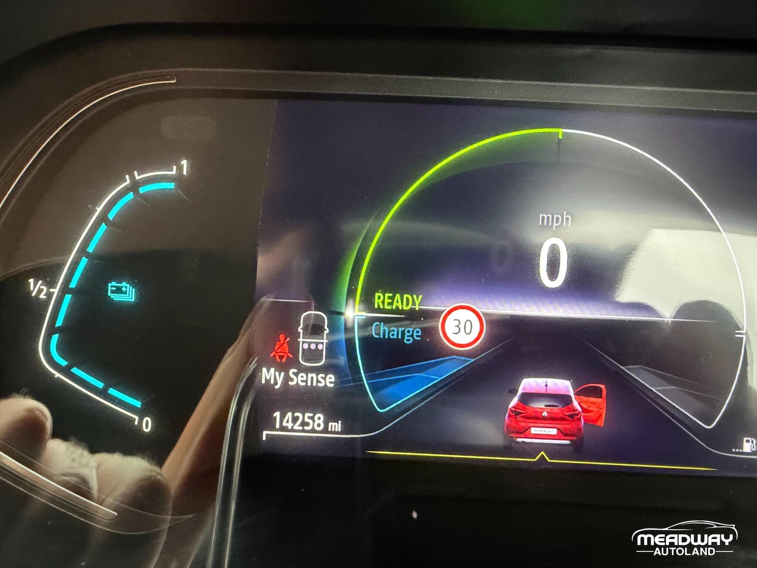 Used Renault Clio 2023 for sale - 77440956: Photo 12