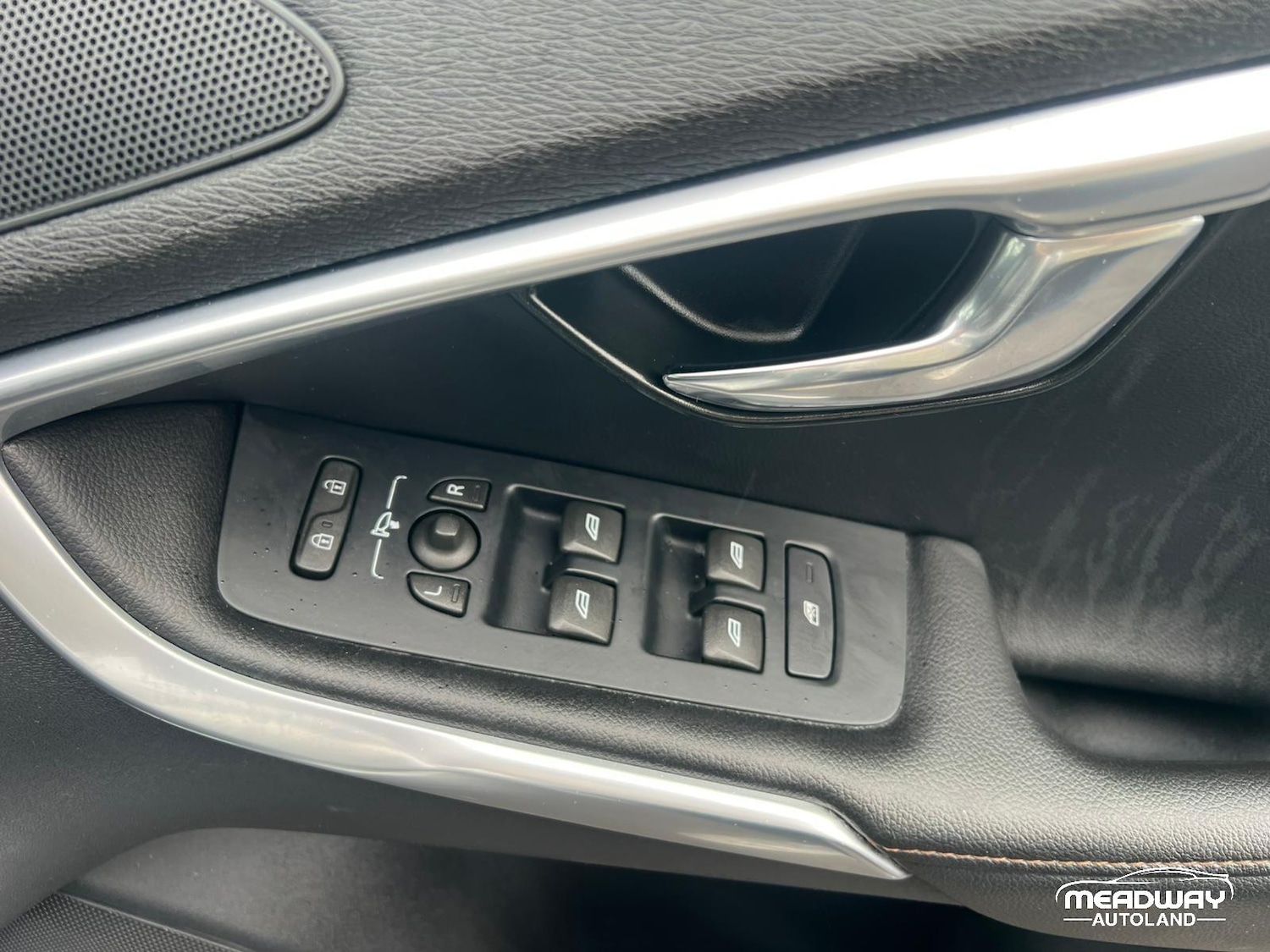 Used Volvo V40 Cross Country for sale - 77538455: Photo 31