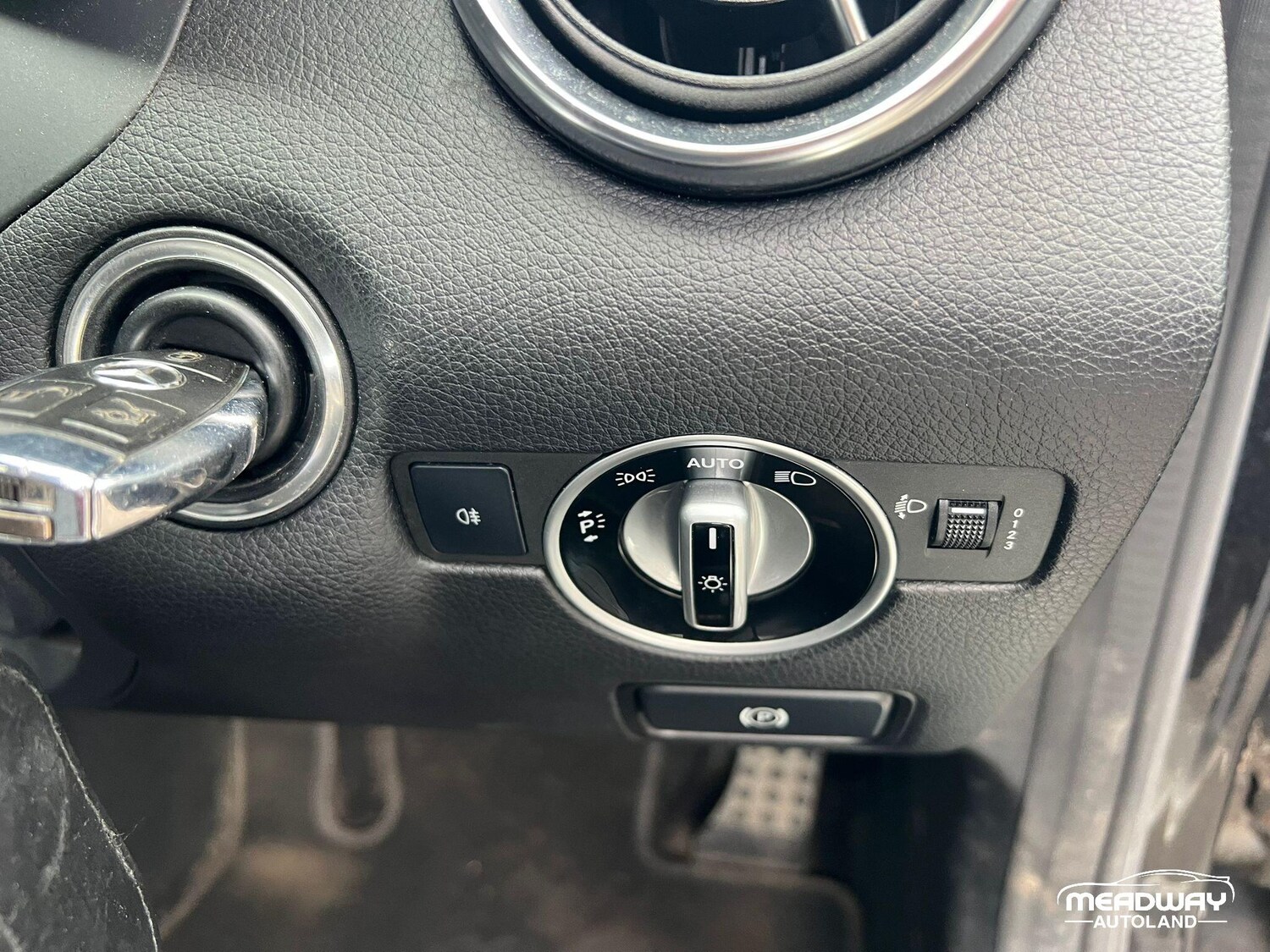 Used Mercedes-Benz SLK 2012 for sale - 77908673: Photo 25