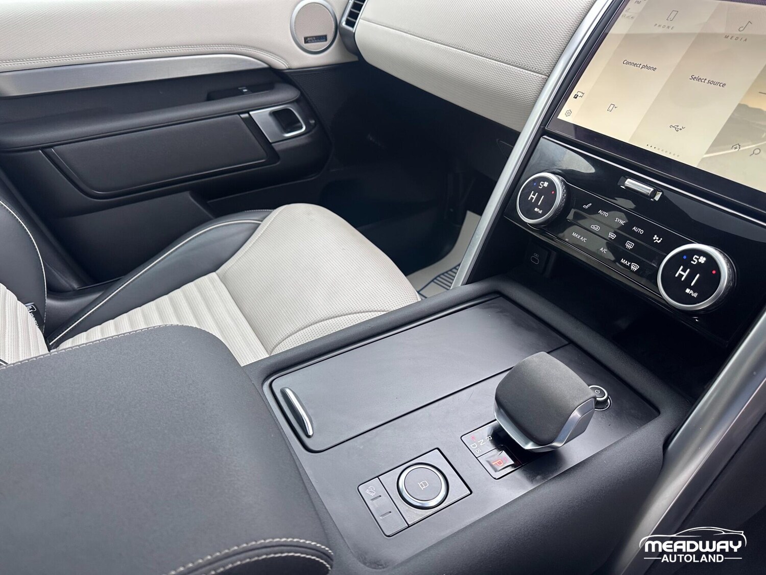 Used Land Rover Discovery 2023 for sale - 78148098: Photo 17