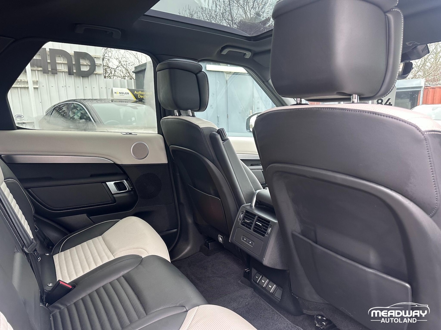 Used Land Rover Discovery 2023 for sale - 78148098: Photo 32