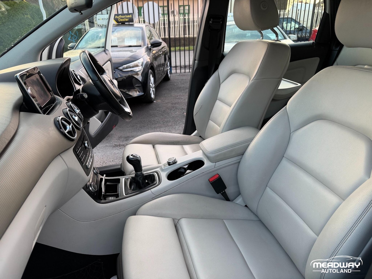 Used Mercedes-Benz B Class 2016 for sale - 76899093: Photo 28