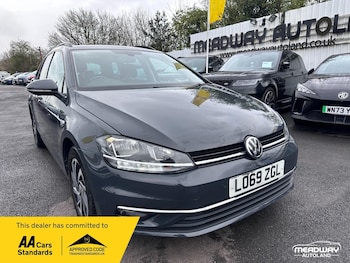 Used Volkswagen Golf 2019 for sale - 78058203: Photo
