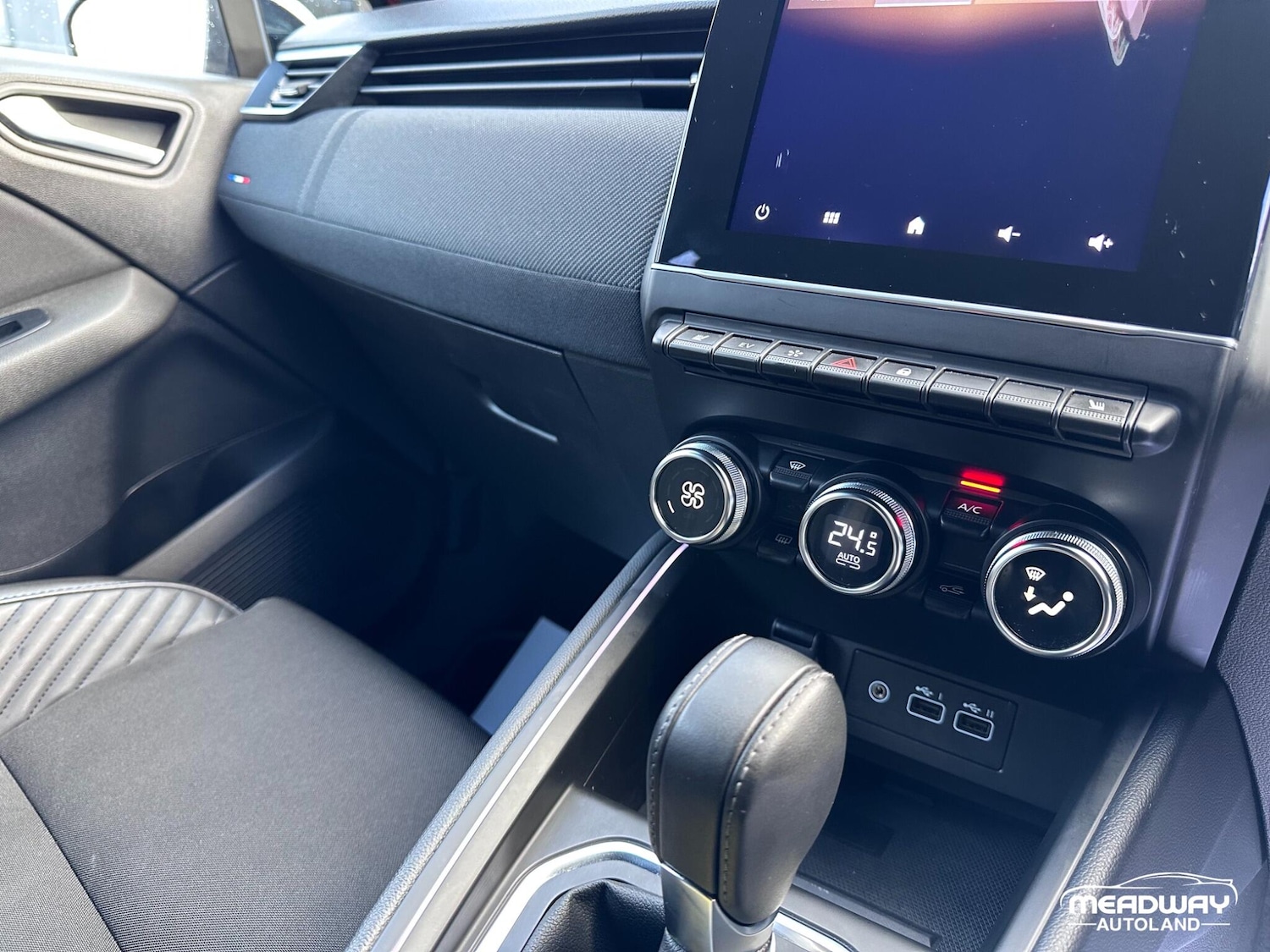 Used Renault Clio 2024 for sale - 76866118: Photo 35