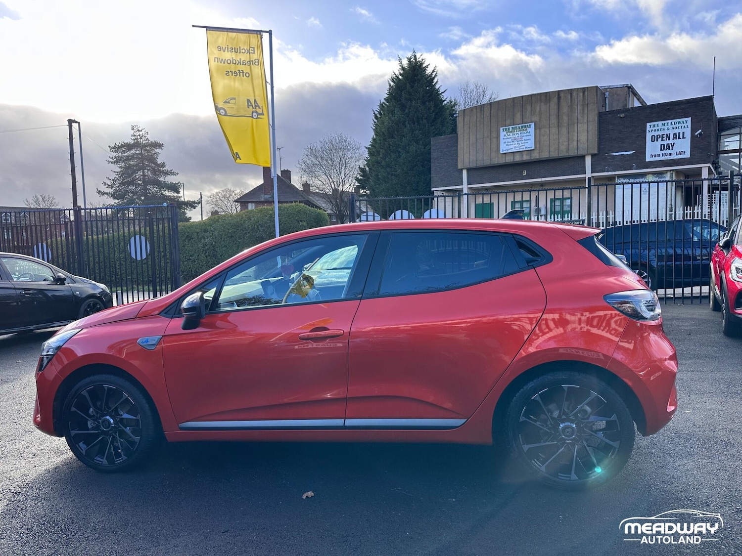 Used Renault Clio 2024 for sale - 76866118: Photo 7