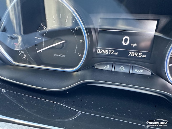 Used Peugeot 2008 2018 for sale - 75103282: Photo 19