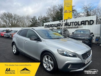 Used Volvo V40 Cross Country 2015 for sale - 78245746: Photo