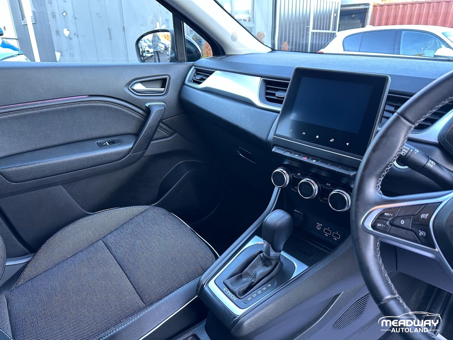 Used Renault Captur 2023 for sale - 76801160: Photo 25