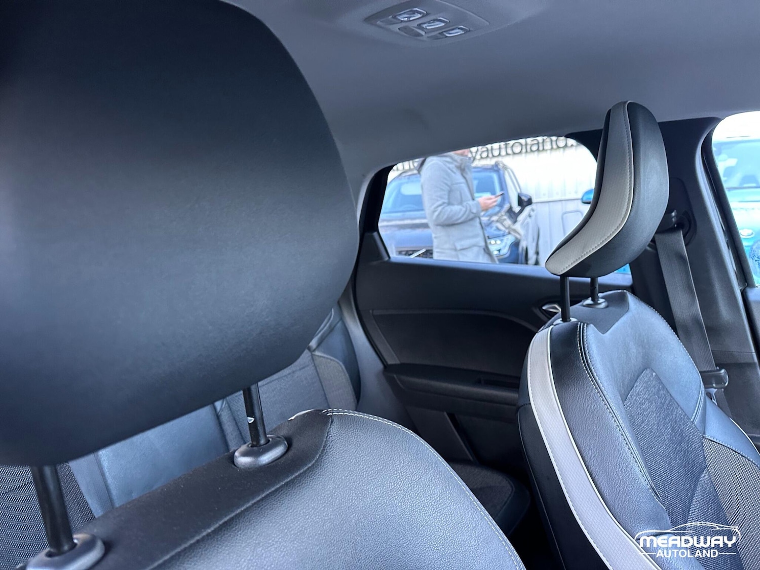 Used Renault Captur 2023 for sale - 76801160: Photo 27