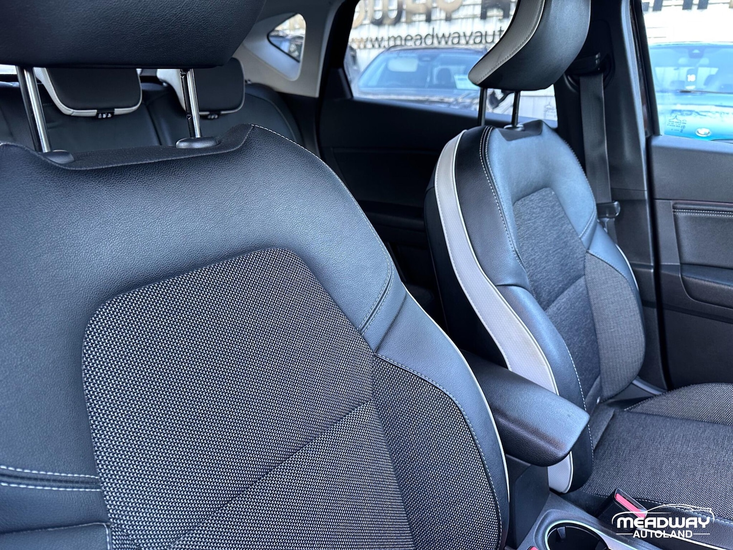 Used Renault Captur 2023 for sale - 76801160: Photo 31