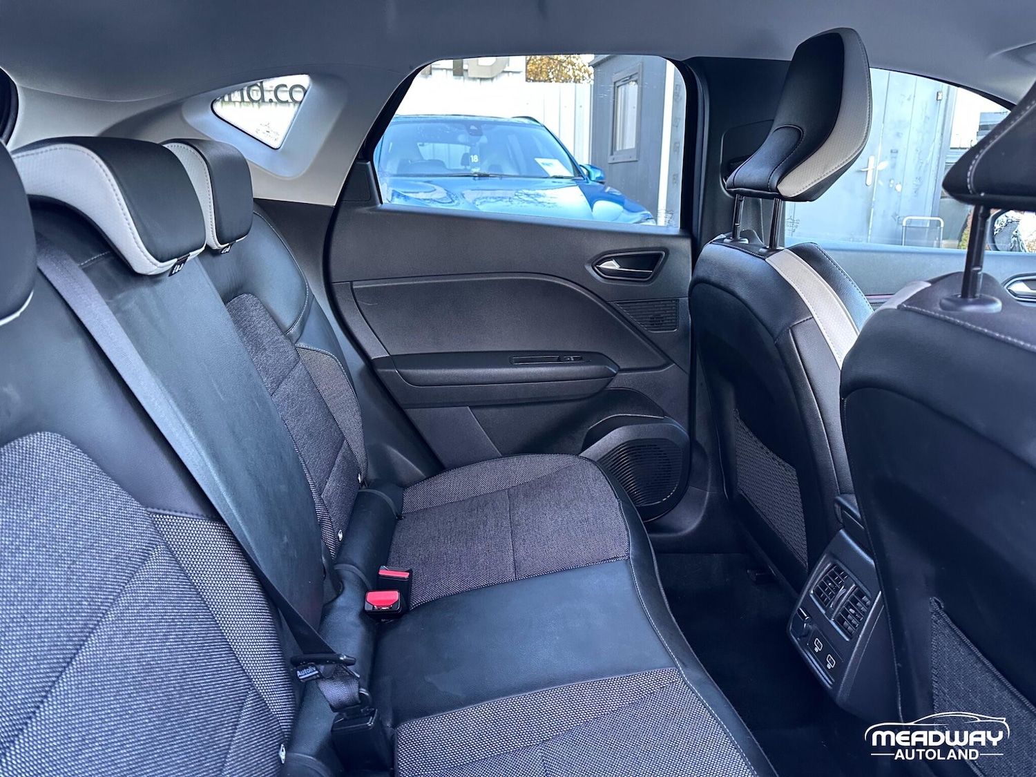 Used Renault Captur 2023 for sale - 76801160: Photo 34