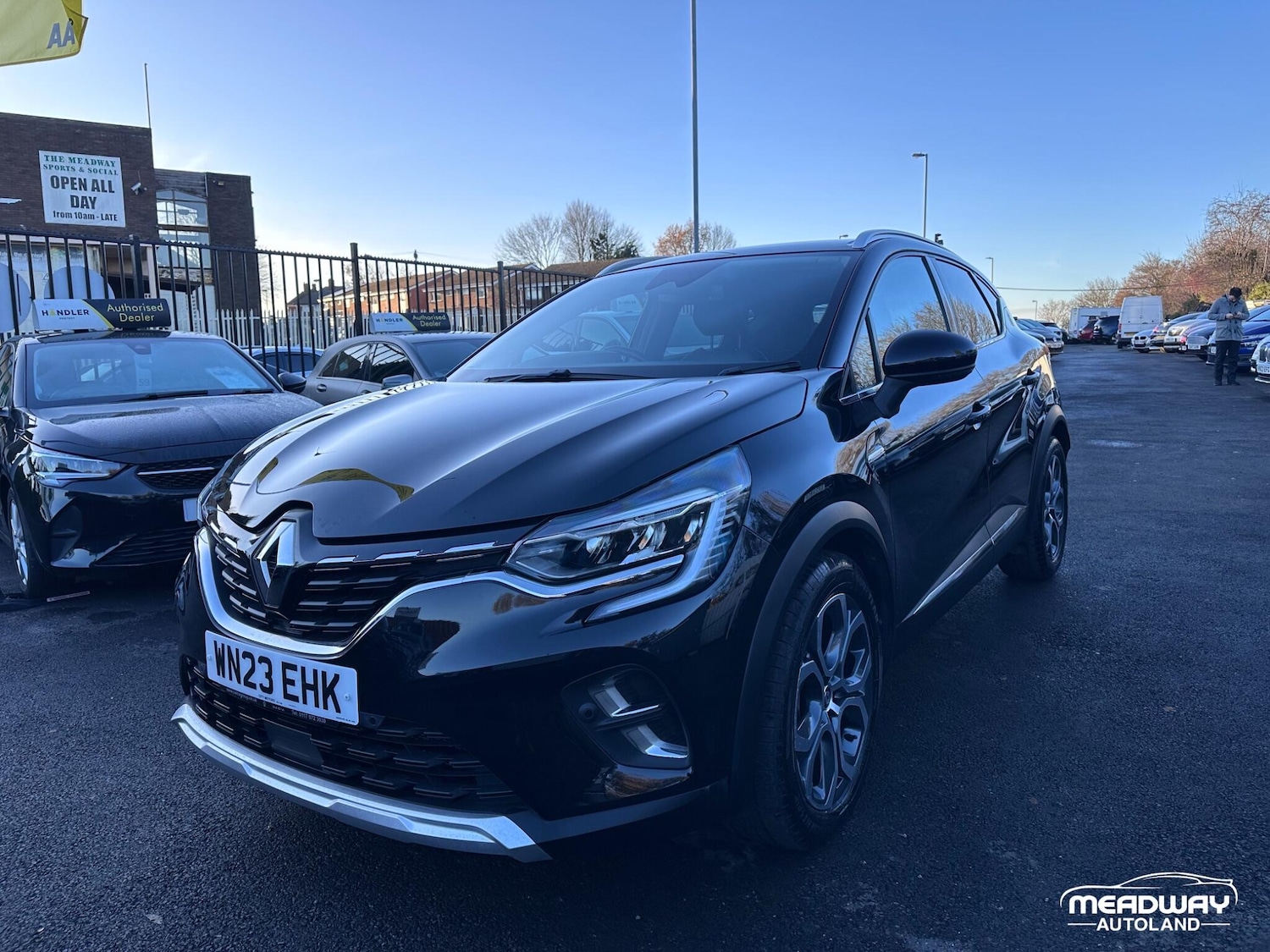 Used Renault Captur 2023 for sale - 76801160: Photo 5