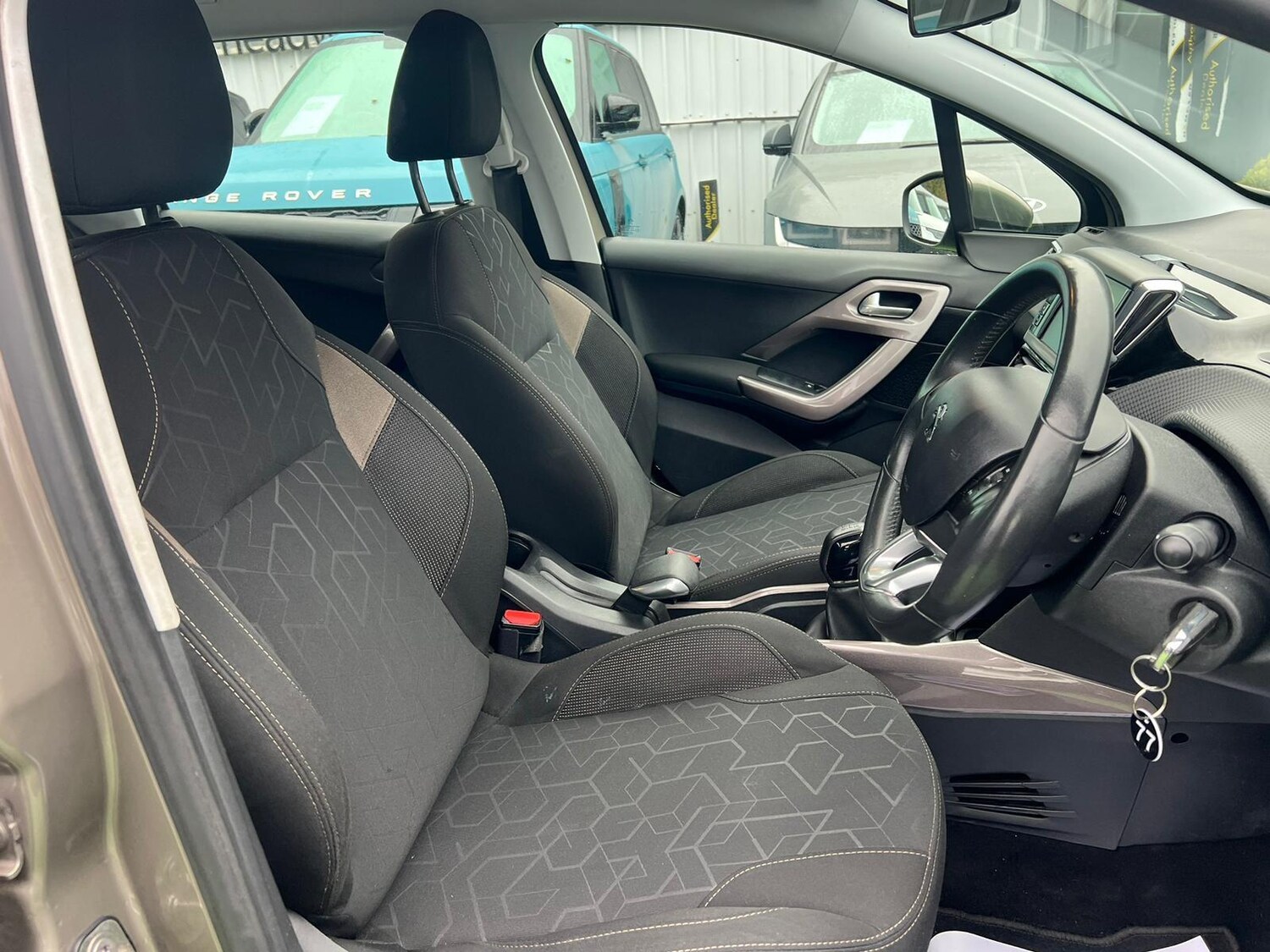 Used Peugeot 2008 2015 for sale - 77658467: Photo 14