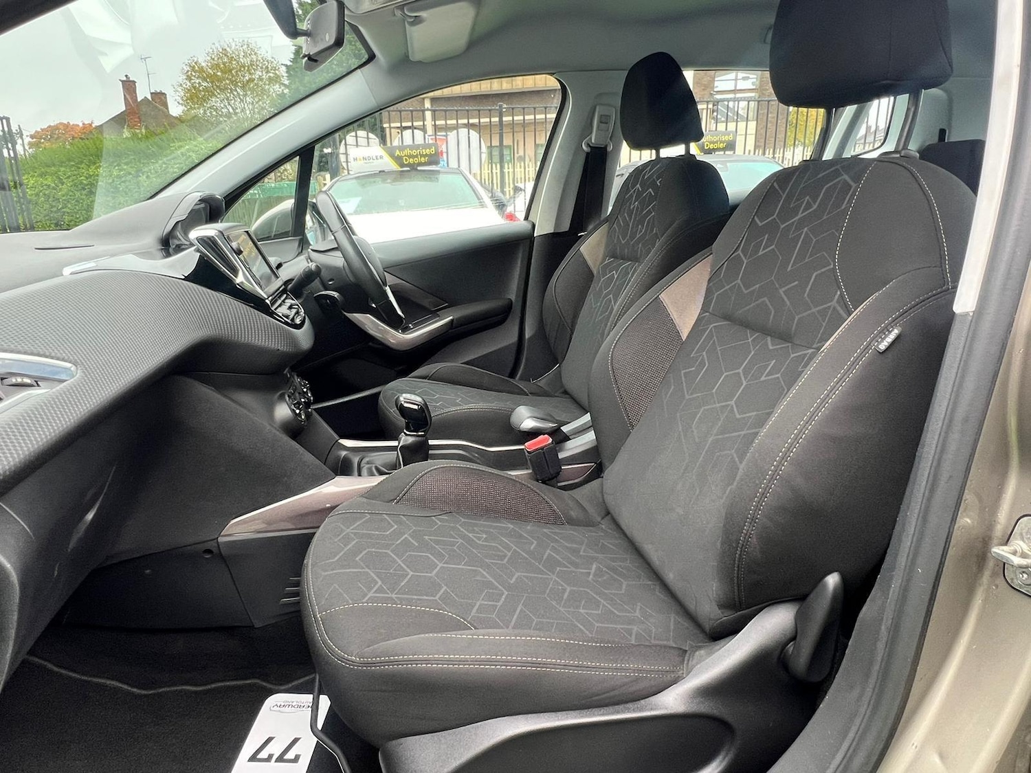 Used Peugeot 2008 2015 for sale - 77658467: Photo 15