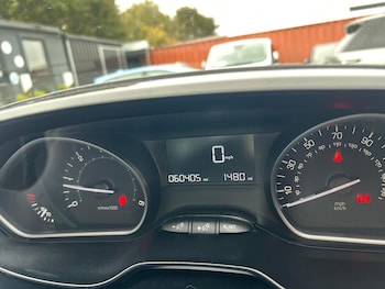 Used Peugeot 2008 2015 for sale - 77658467: Photo