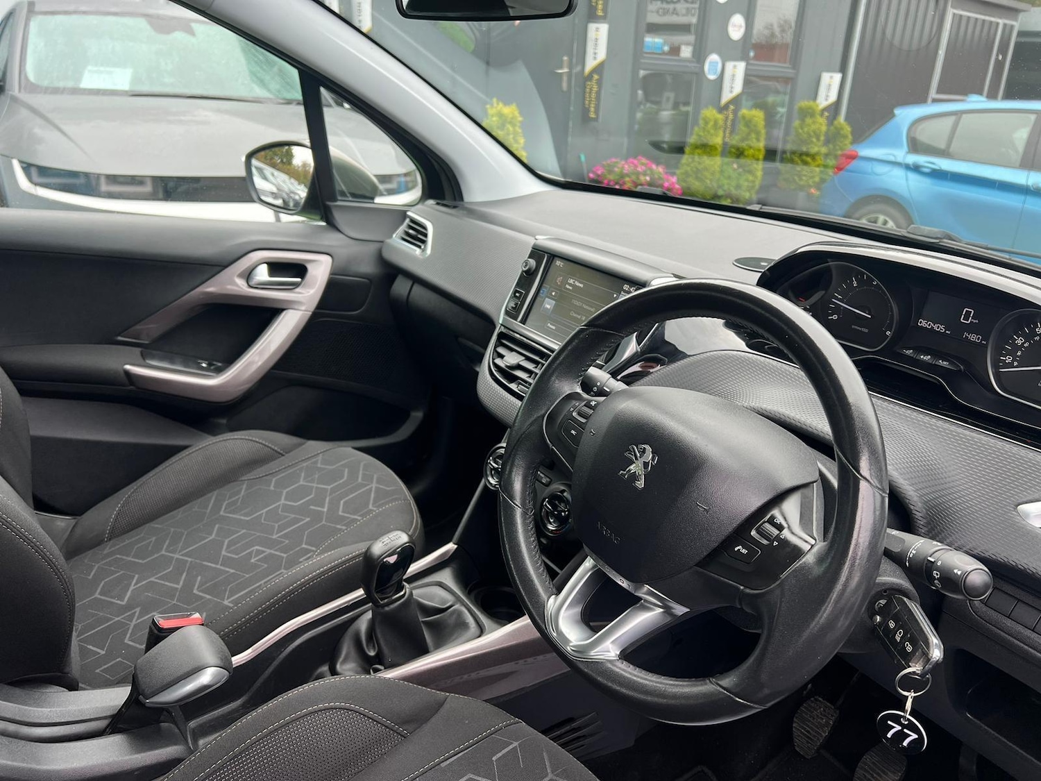 Used Peugeot 2008 2015 for sale - 77658467: Photo 5