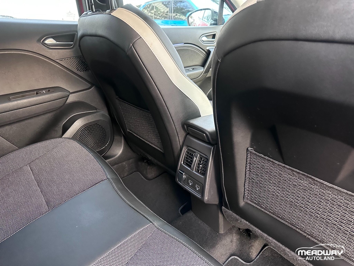 Used Renault Captur 2023 for sale - 77015450: Photo 39