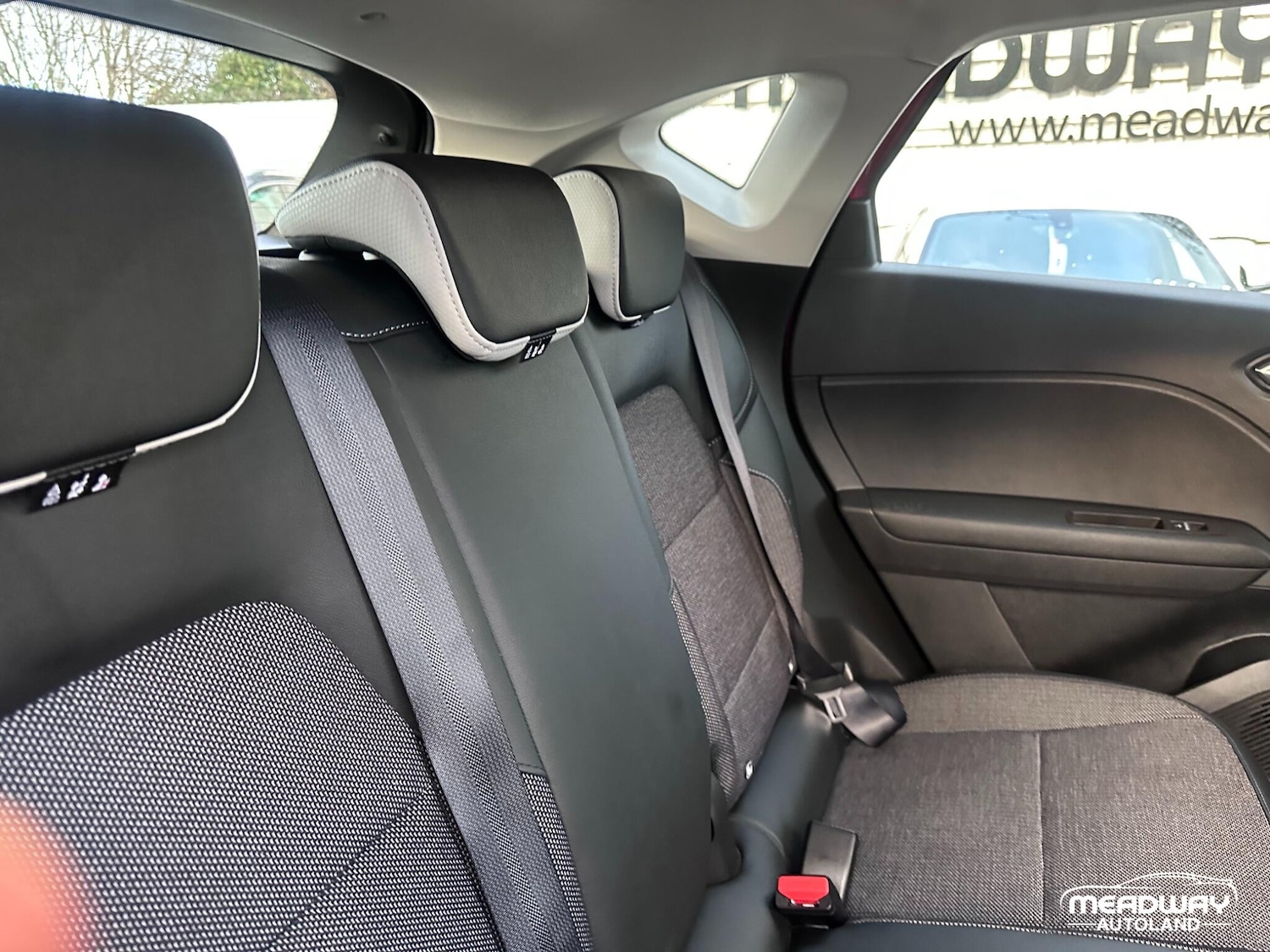 Used Renault Captur 2023 for sale - 77015450: Photo 40