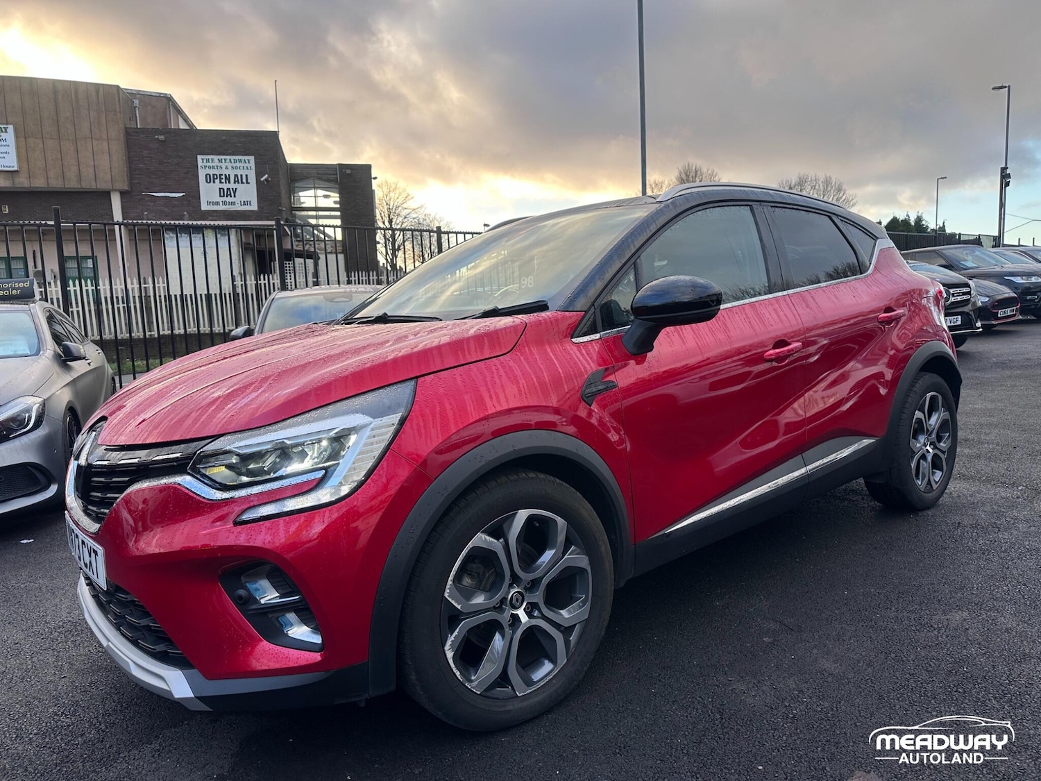 Used Renault Captur 2023 for sale - 77015450: Photo 6