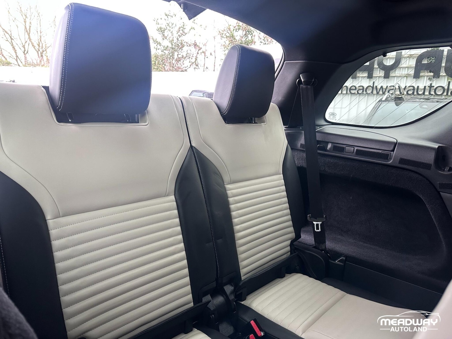 Used Land Rover Discovery 2023 for sale - 77330875: Photo 35