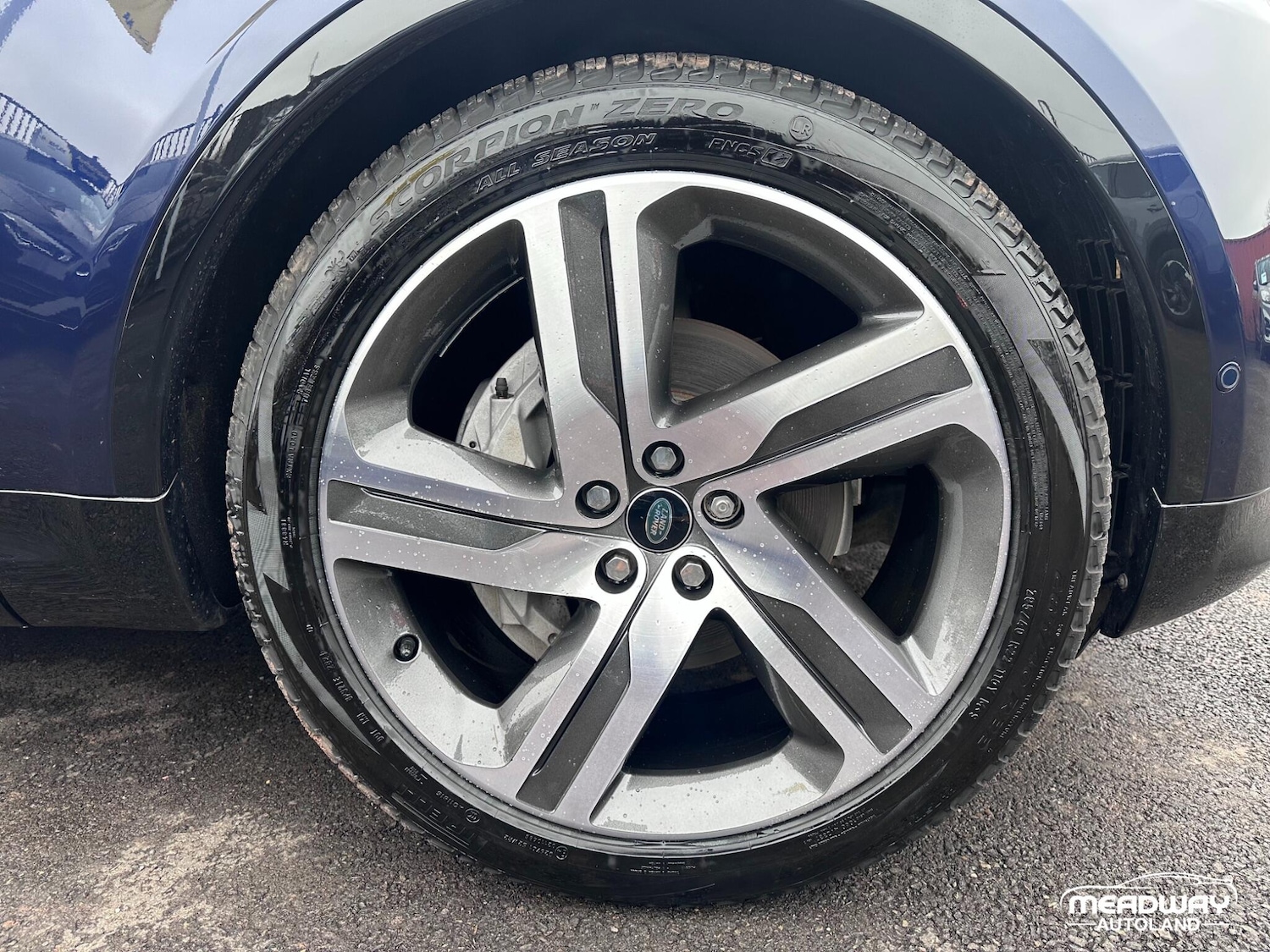 Used Land Rover Discovery 2023 for sale - 77330875: Photo 43