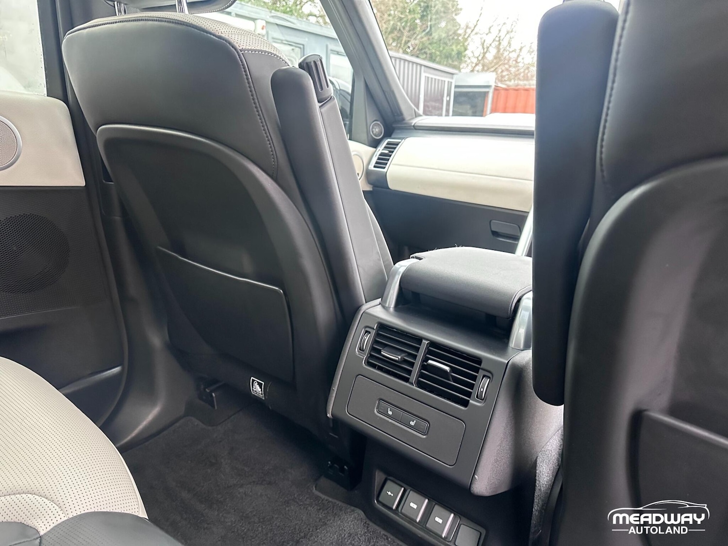 Used Land Rover Discovery 2023 for sale - 77330875: Photo 62