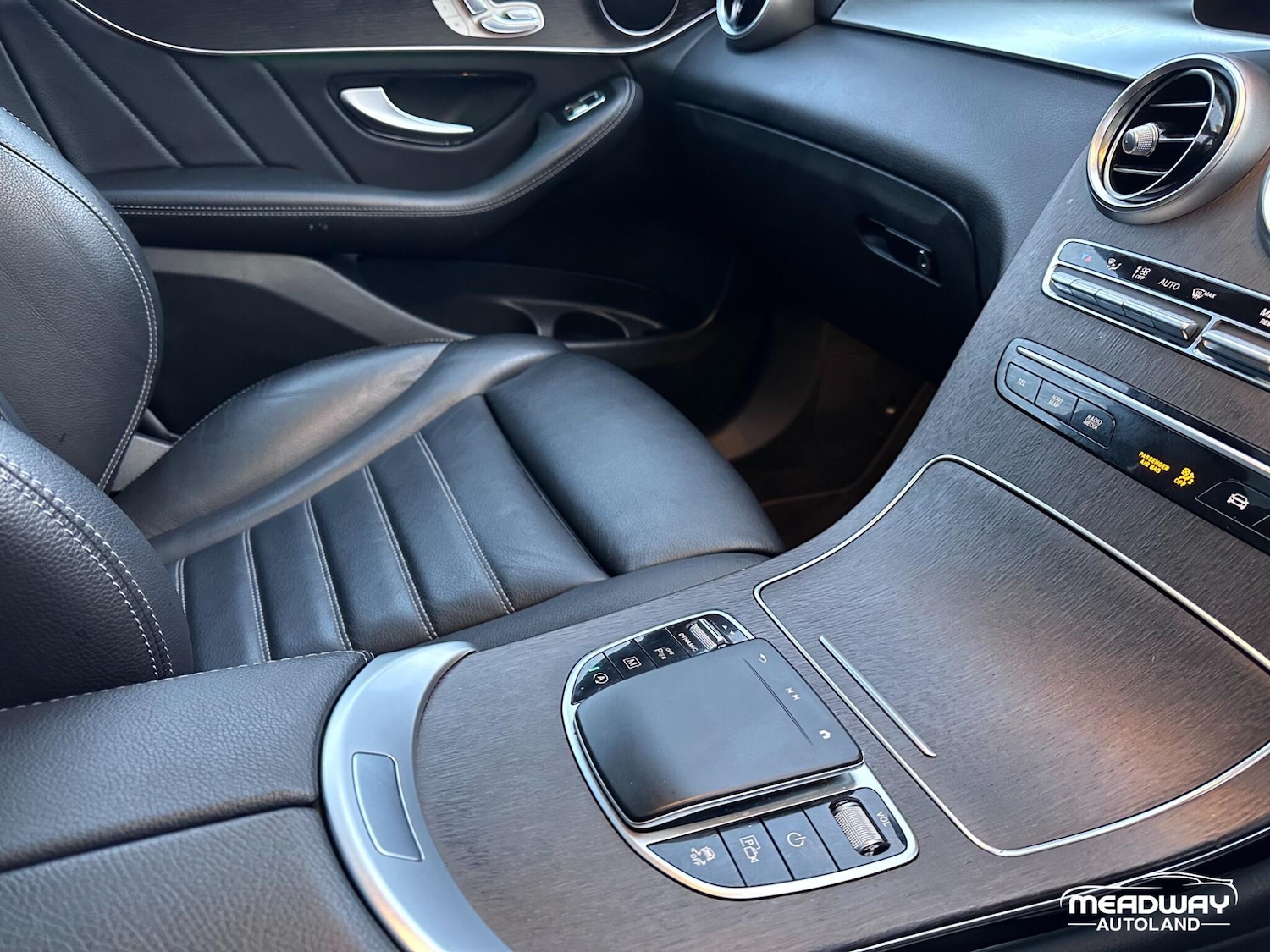 Used Mercedes-Benz GLC 2022 for sale - 77202623: Photo 11