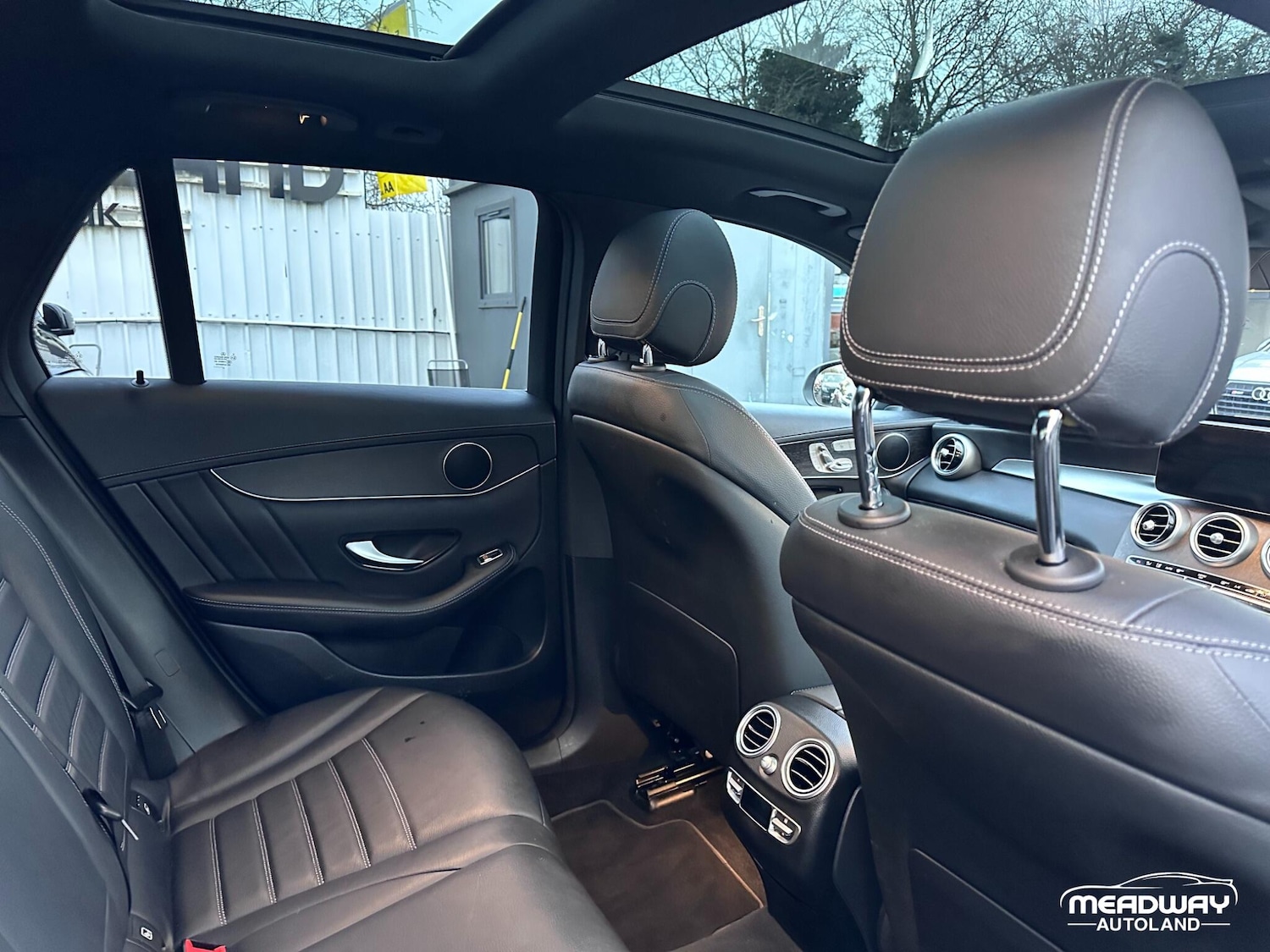 Used Mercedes-Benz GLC 2022 for sale - 77202623: Photo 26