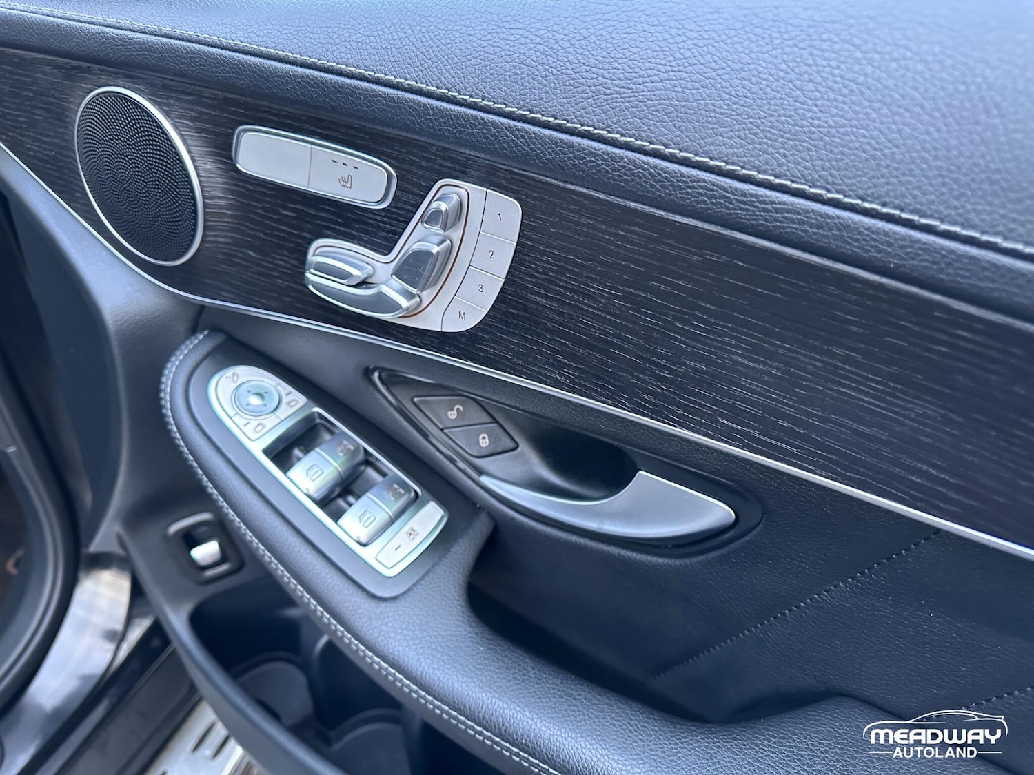 Used Mercedes-Benz GLC 2022 for sale - 77202623: Photo 29