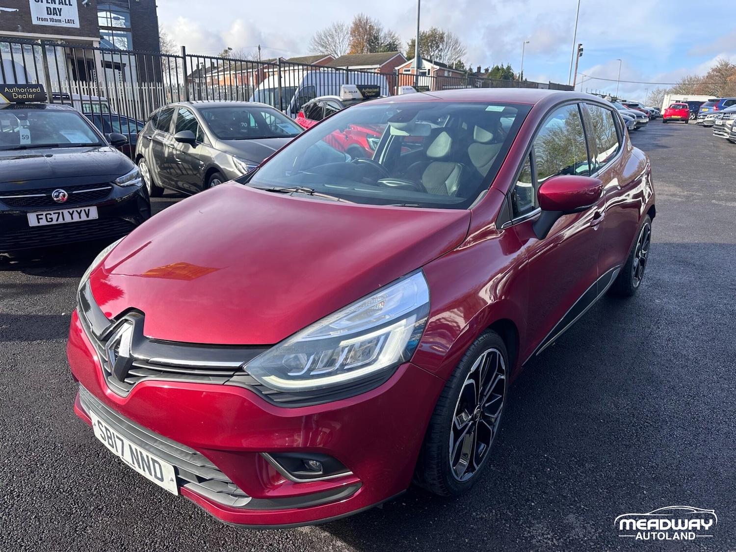 Used Renault Clio 2017 for sale - 76572329: Photo 5