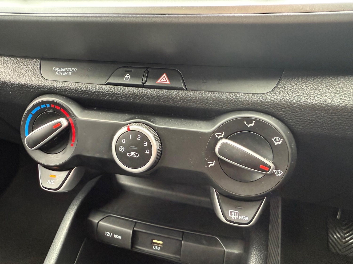 Used Kia Stonic 2022 for sale - 77081287: Photo 31