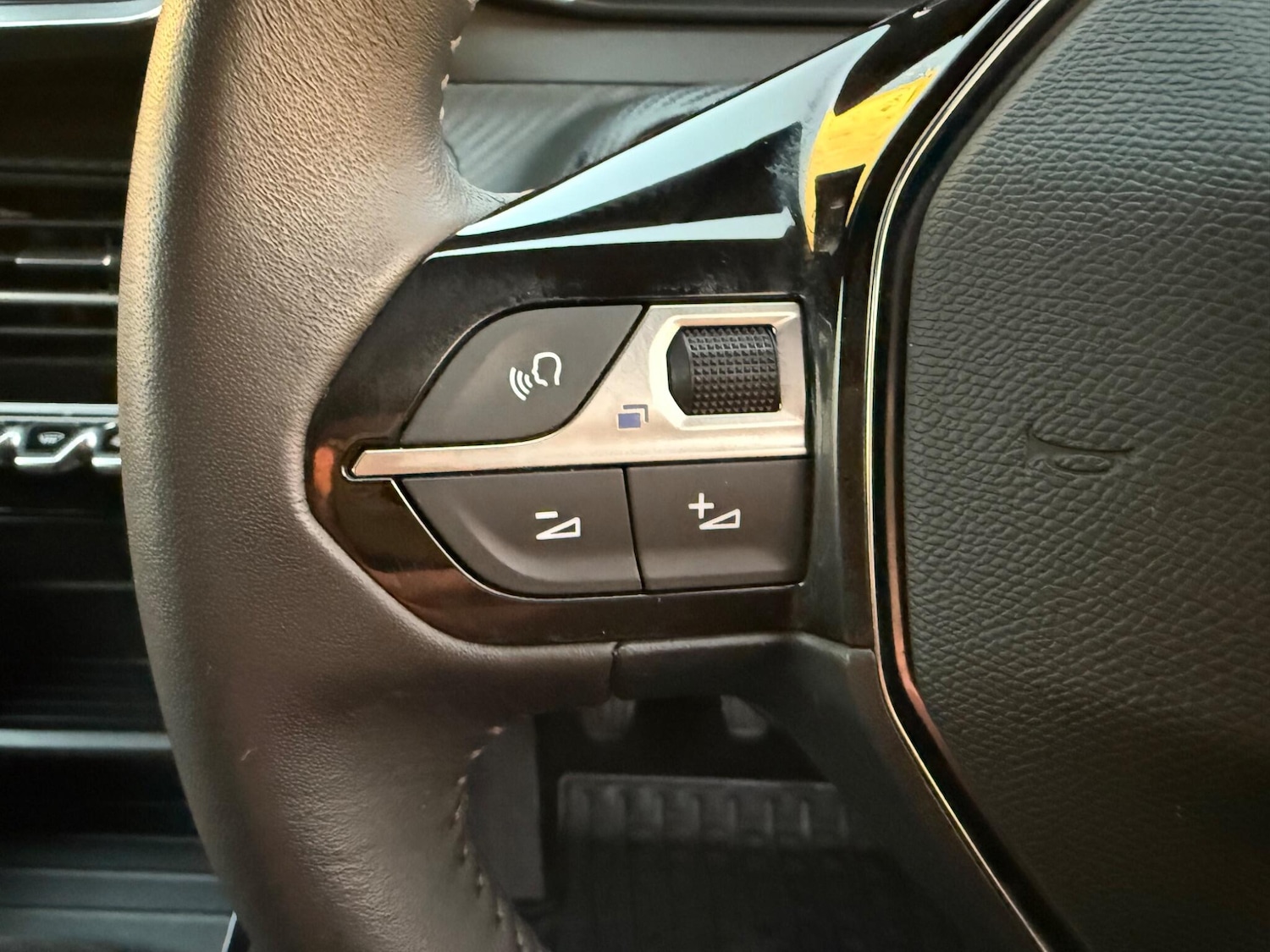 Used Peugeot 208 2023 for sale - 76765369: Photo 37