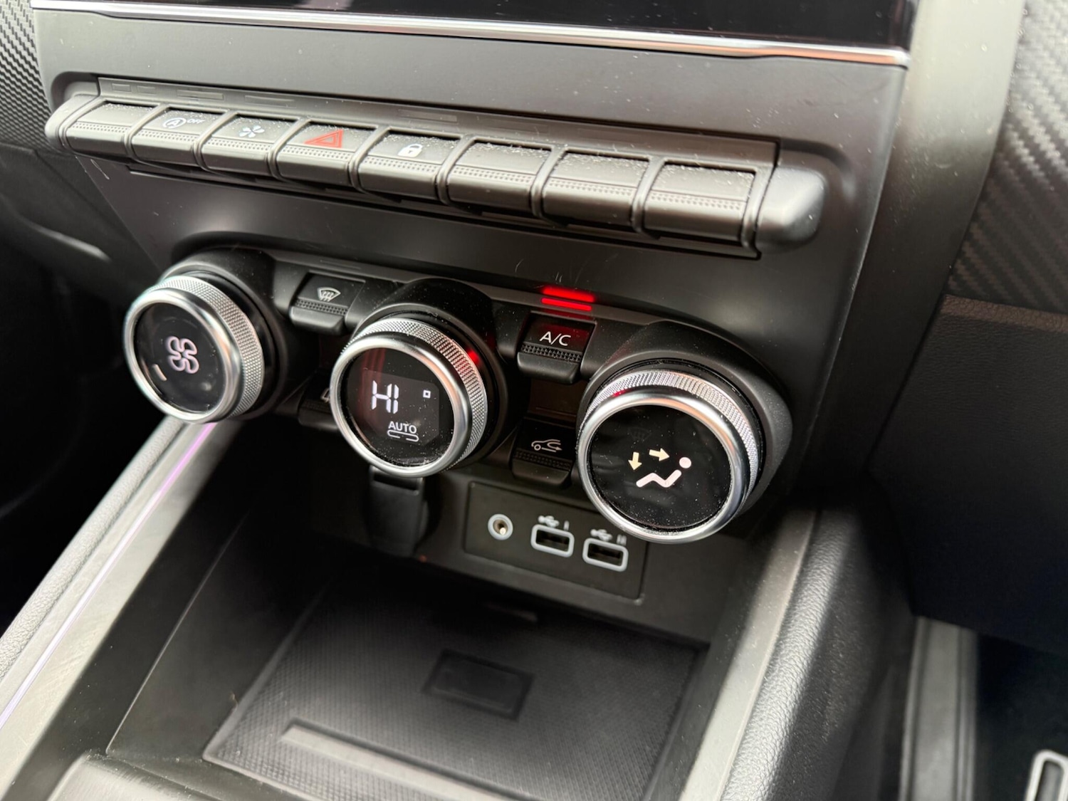 Used Renault Clio 2023 for sale - 77994063: Photo 32