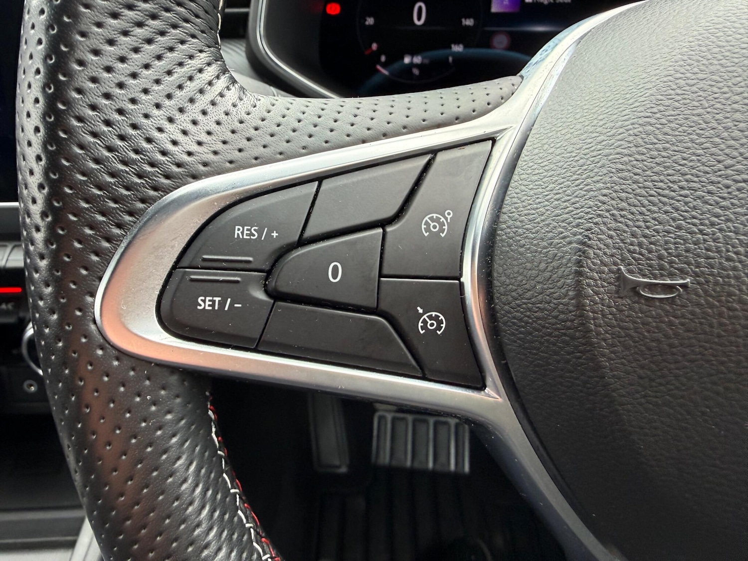 Used Renault Clio 2023 for sale - 77994063: Photo 34