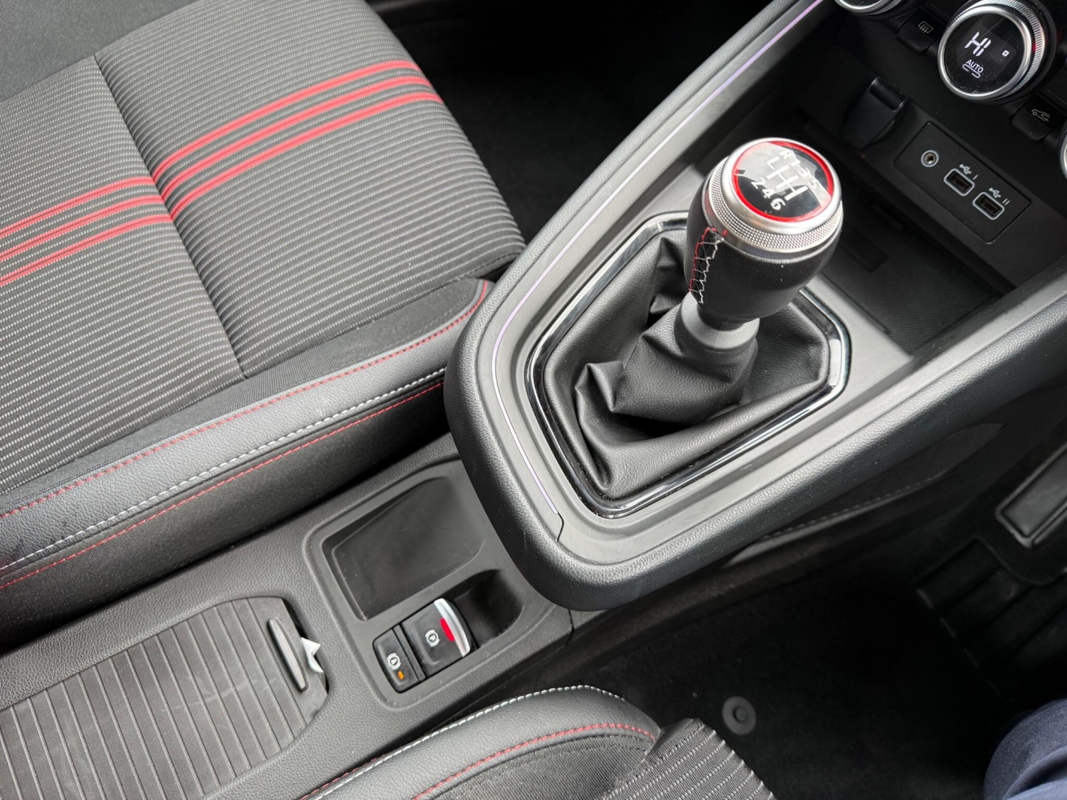 Used Renault Clio 2023 for sale - 77994063: Photo 36