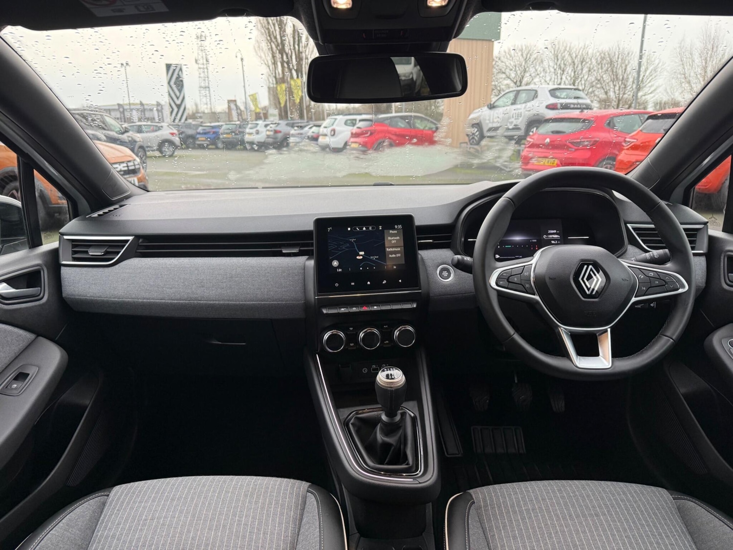 Used Renault Clio for sale - 77321063: Photo 17