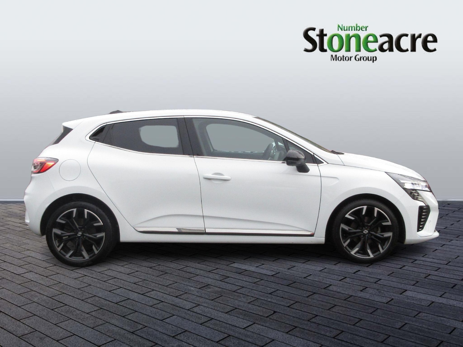 Used Renault Clio for sale - 77321063: Photo 2