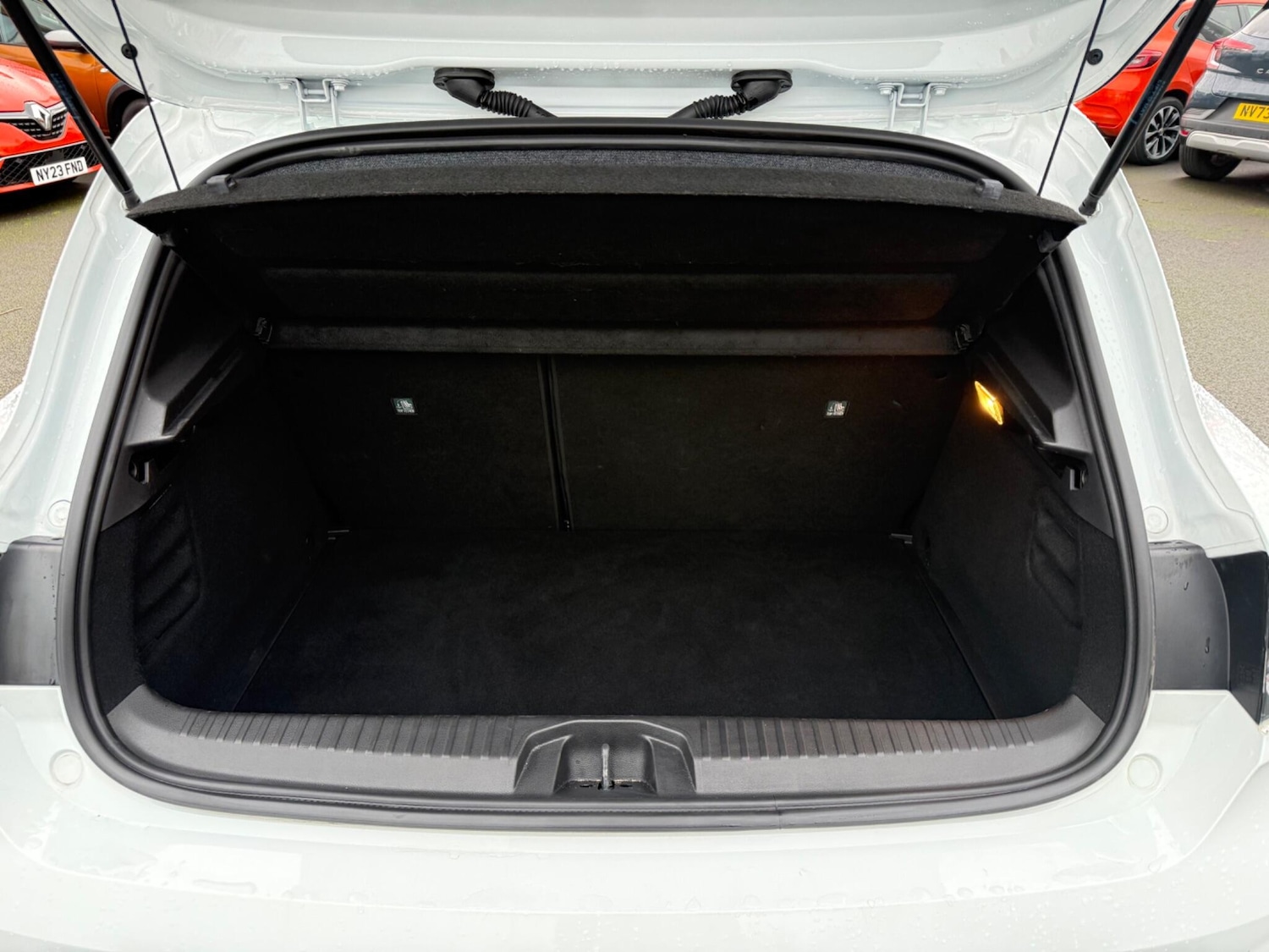 Used Renault Clio for sale - 77321063: Photo 21