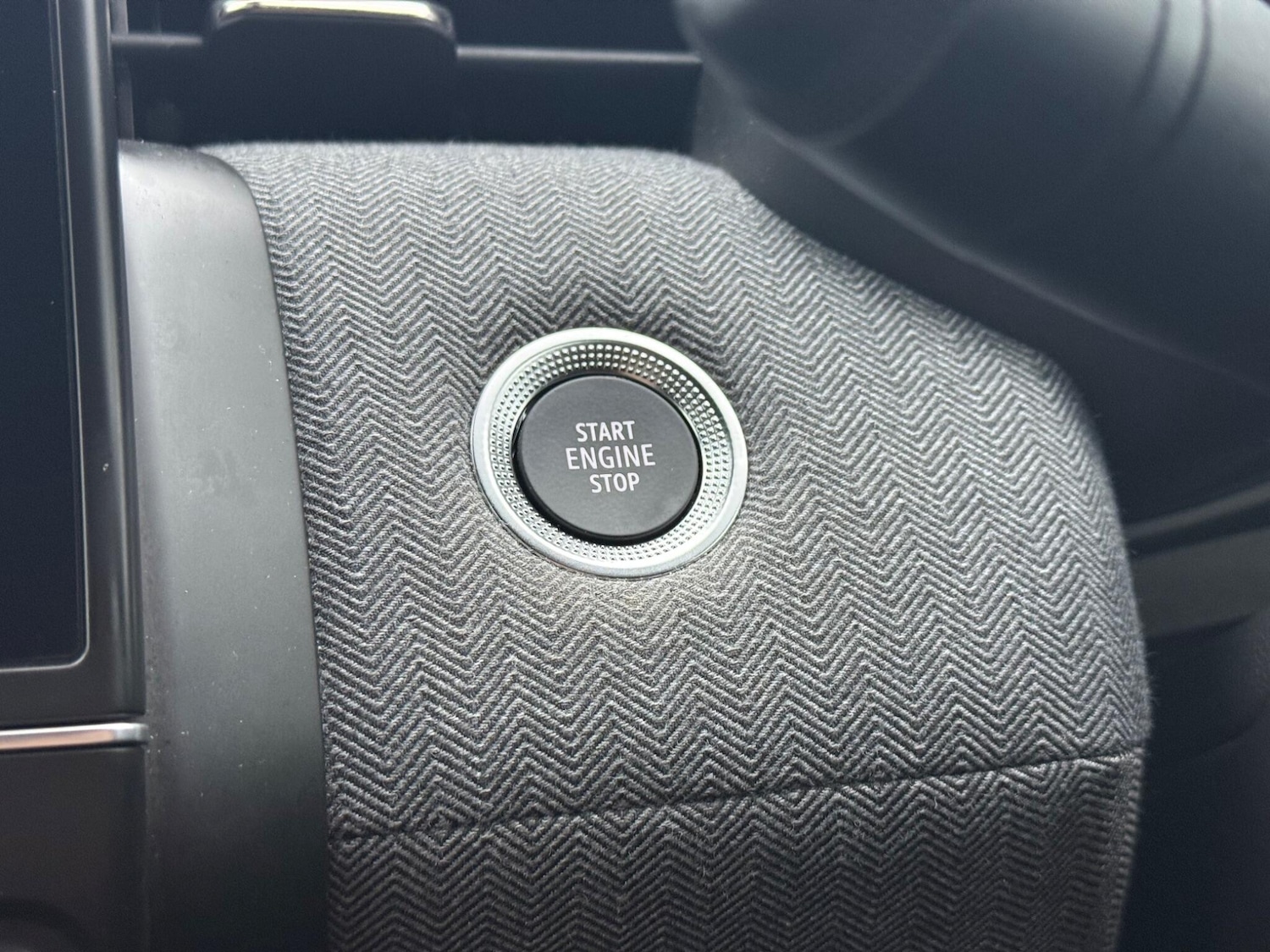 Used Renault Clio for sale - 77321063: Photo 33