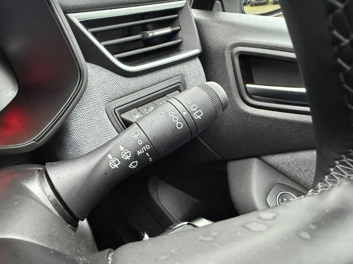 Used Renault Clio for sale - 77321063: Photo 37