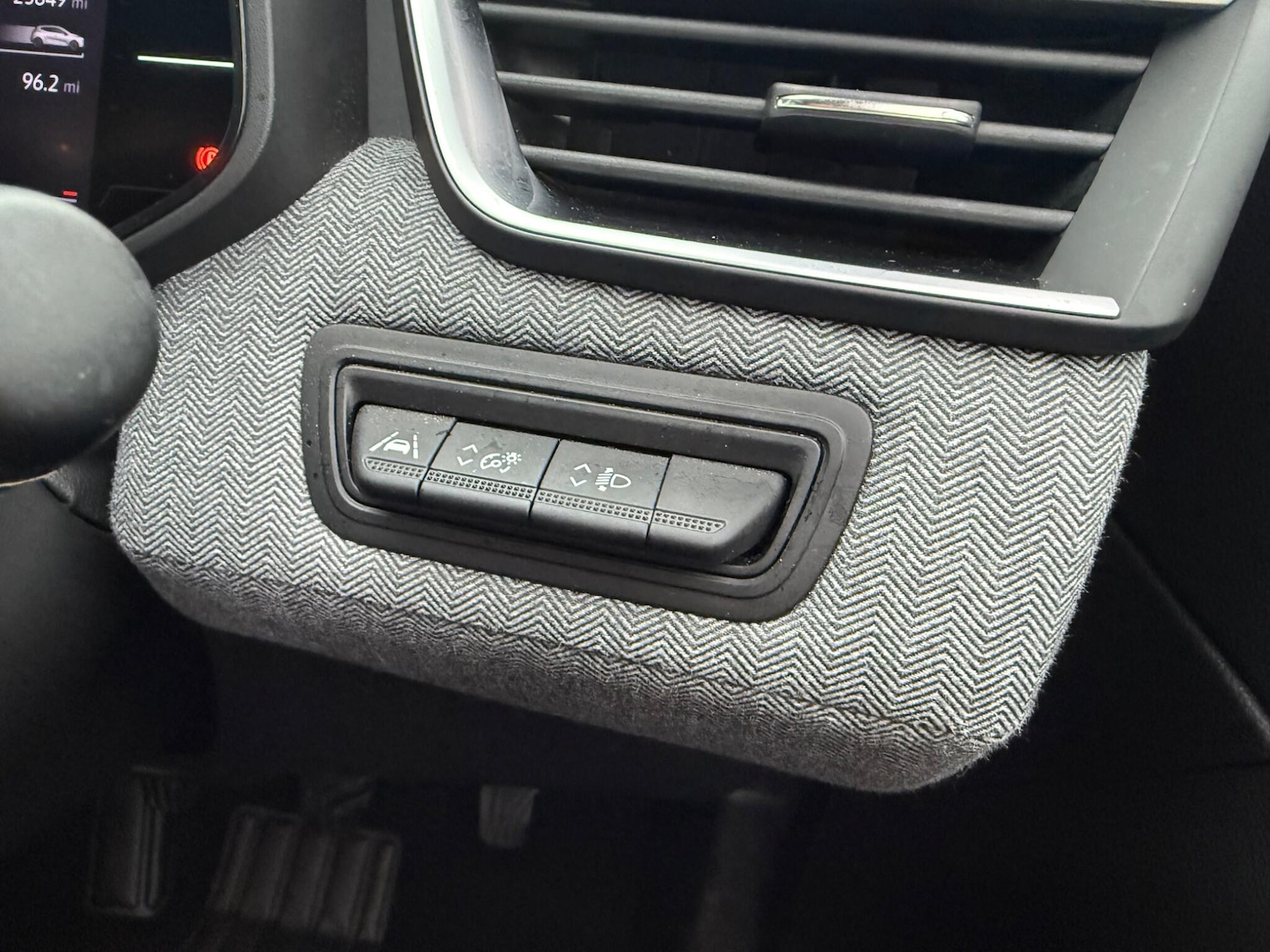 Used Renault Clio for sale - 77321063: Photo 39