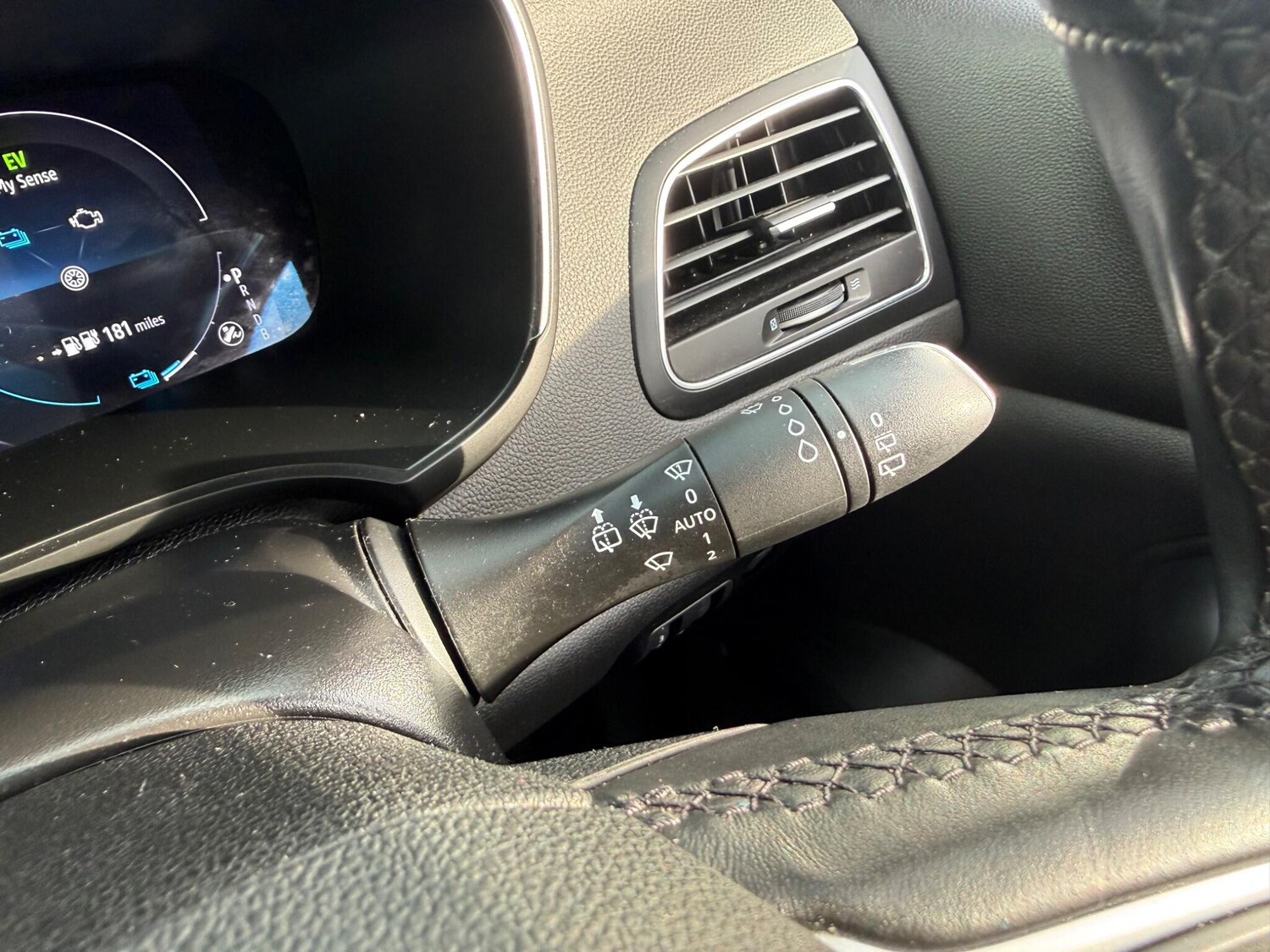 Used Renault Megane for sale - 77909192: Photo 28