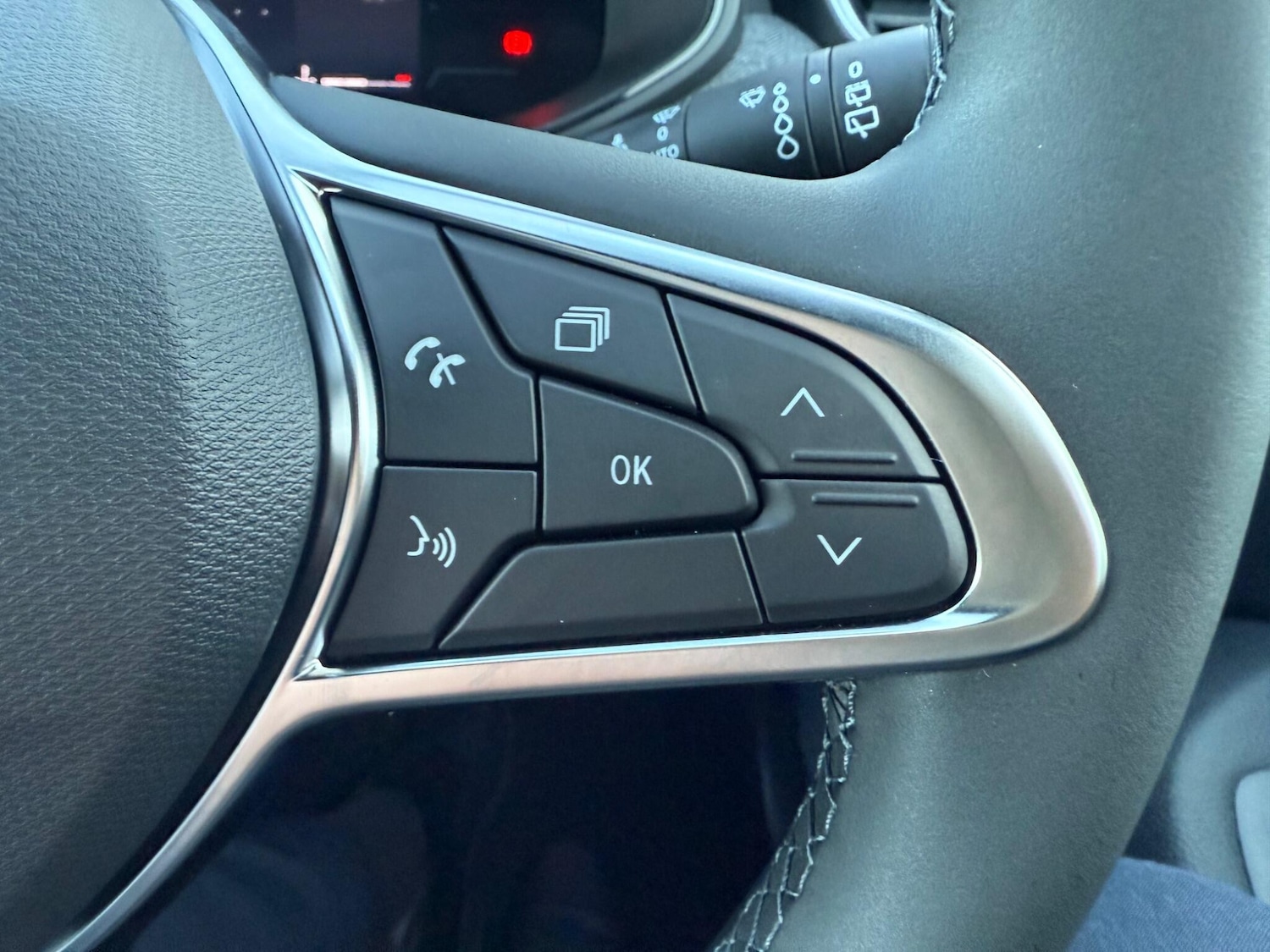 Used Renault Clio 2025 for sale - 77155991: Photo 37