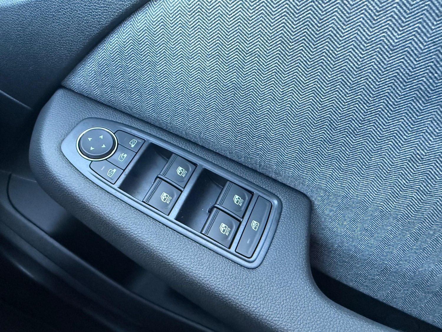 Used Renault Clio 2025 for sale - 77155991: Photo 38