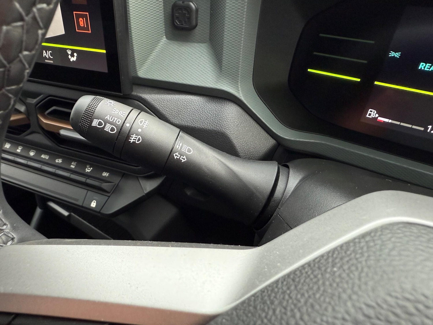 Used Dacia Duster 2025 for sale - 76765485: Photo 42