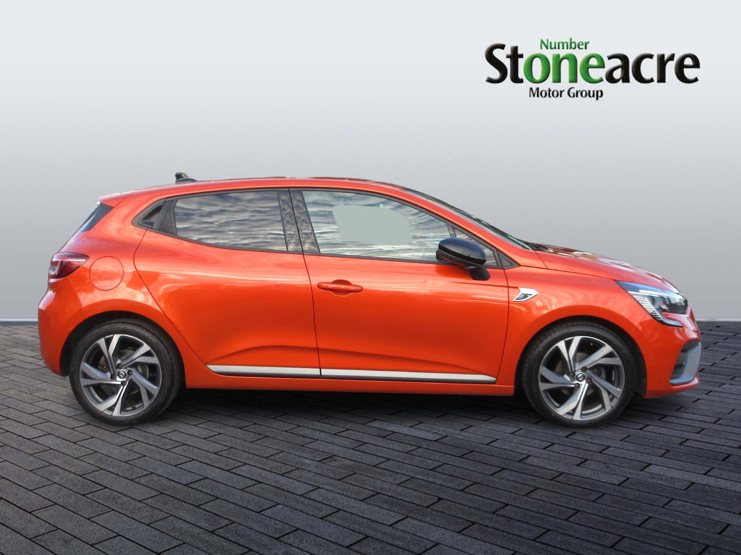 Used Renault Clio 2023 for sale - 76926537: Photo 2