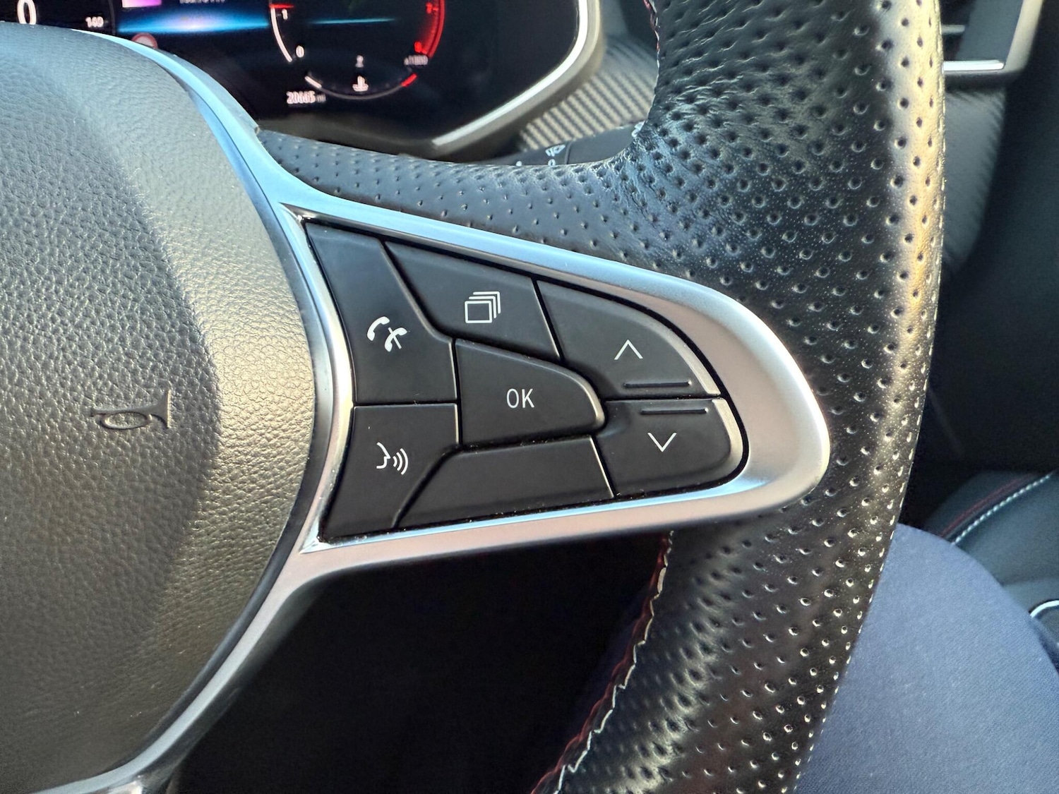 Used Renault Clio 2023 for sale - 76926537: Photo 39