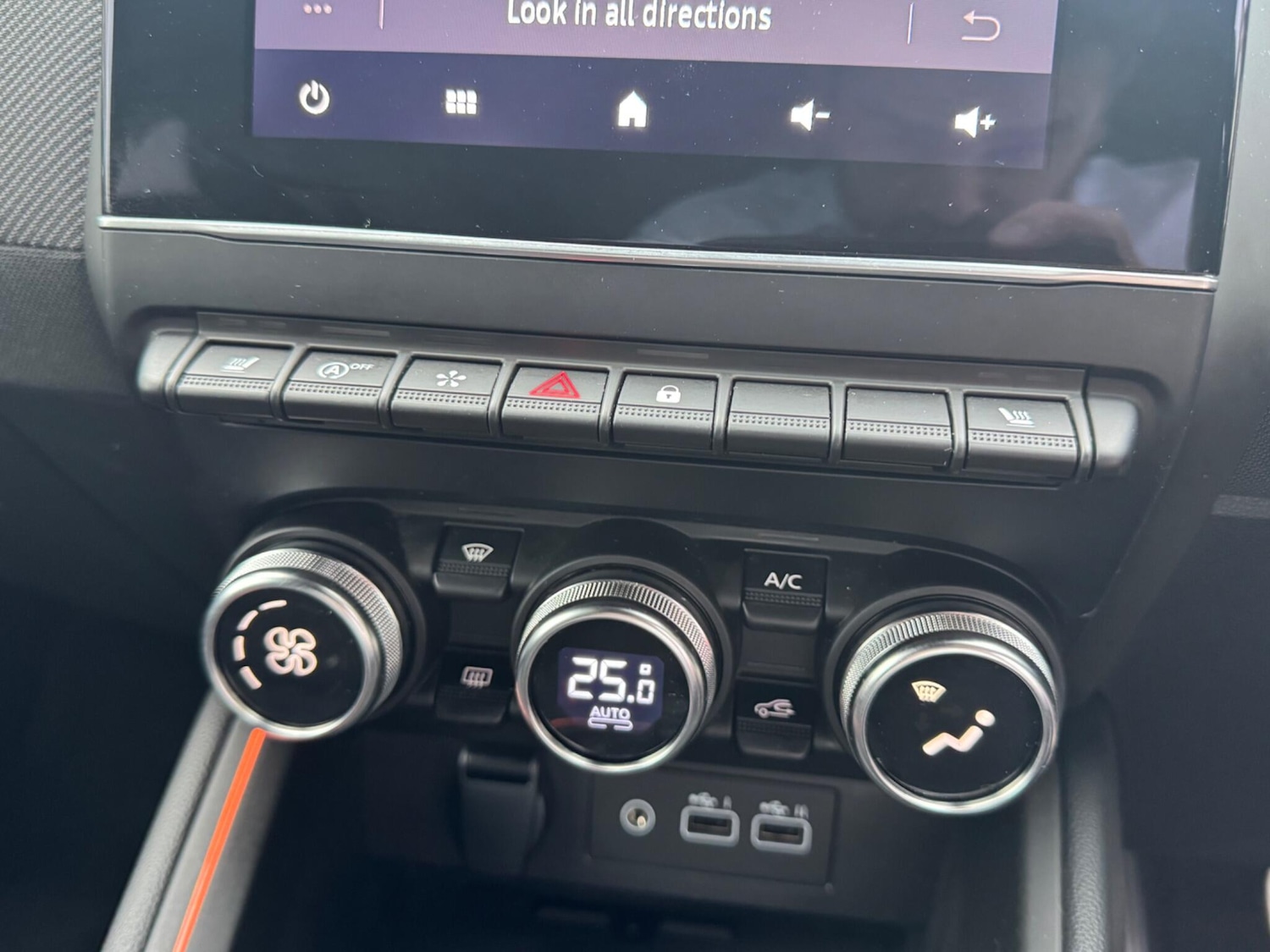 Used Renault Clio 2025 for sale - 76359910: Photo 43