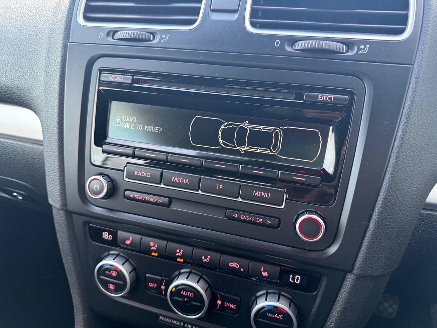 Used Volkswagen Golf 2015 for sale - 76753325: Photo 24