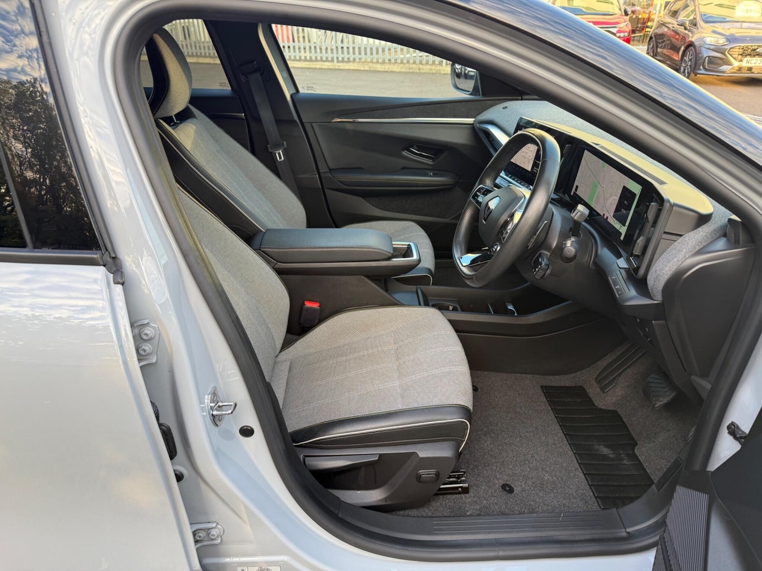 Used Renault Megane E Tech 2022 for sale - 76887207: Photo 17